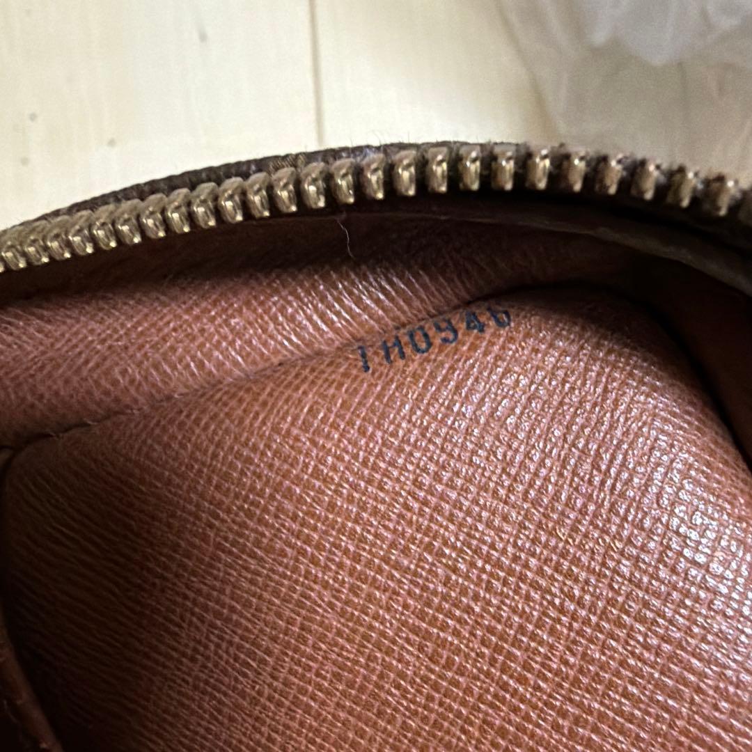 LOUIS VUITTON ルイヴィトン モノグラム ポルトドキュマン