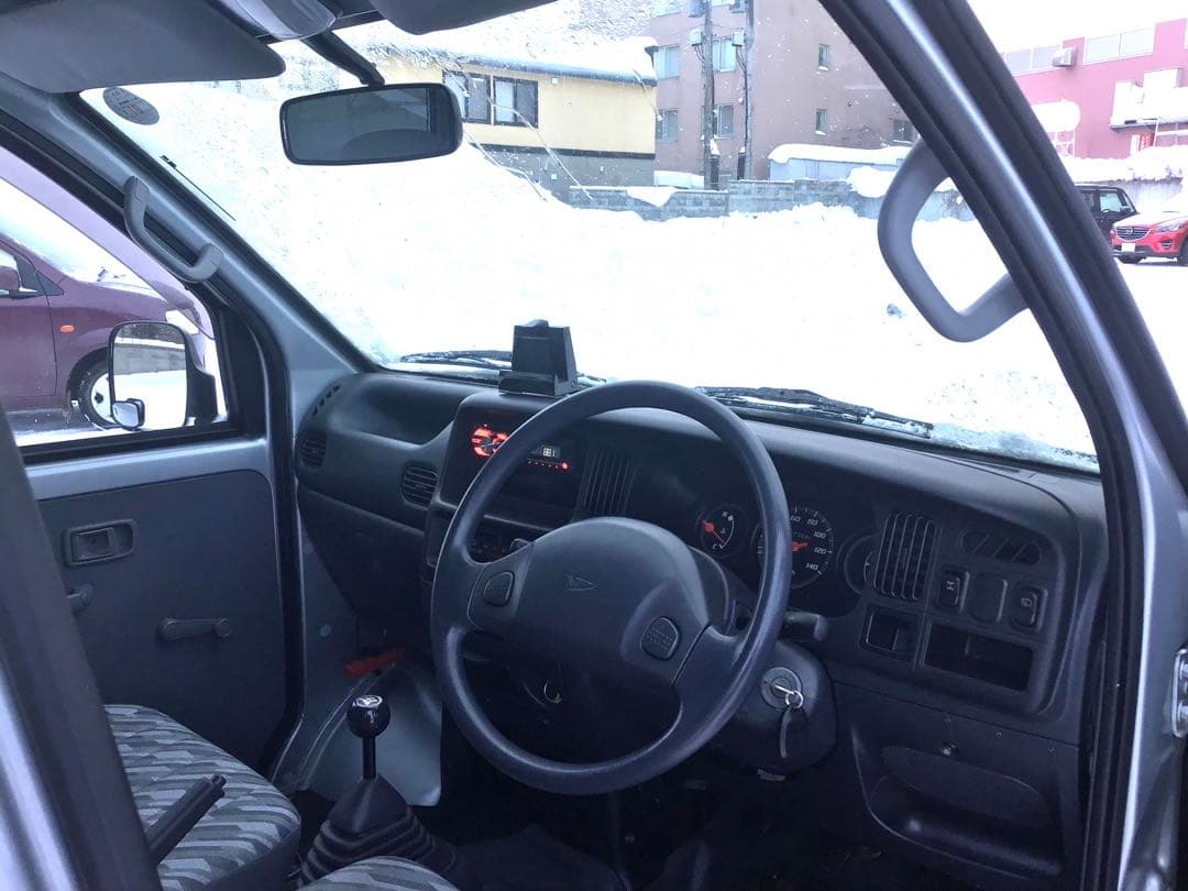 希少！禁煙・本州車！ハイゼットカーゴデラックス4WD MT車 走行7.3万km