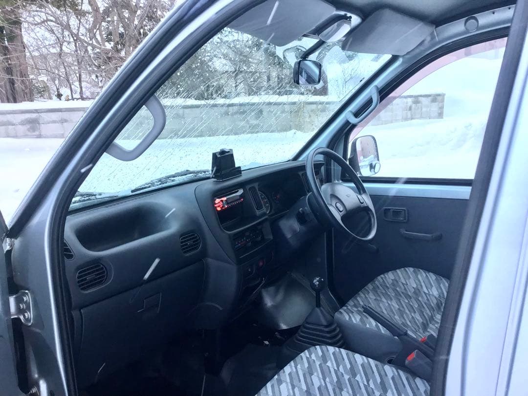 希少！禁煙・本州車！ハイゼットカーゴデラックス4WD MT車 走行7.3万km