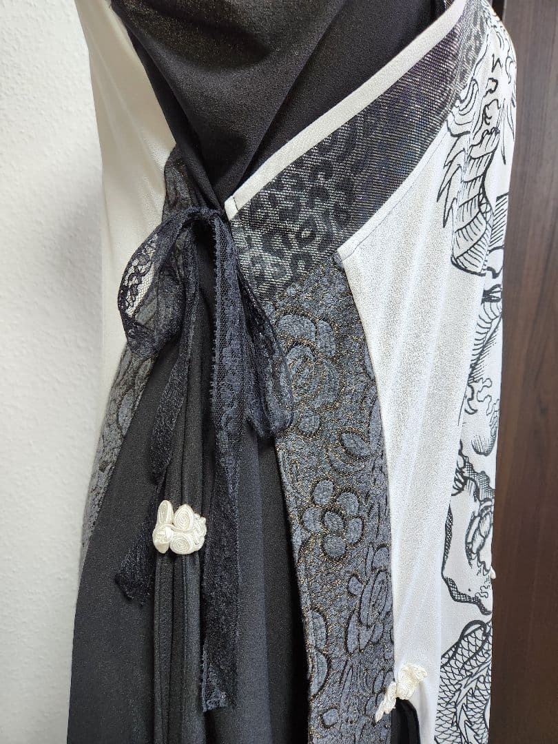 キューティーフラッシュ　白×黒　着物風チュニック