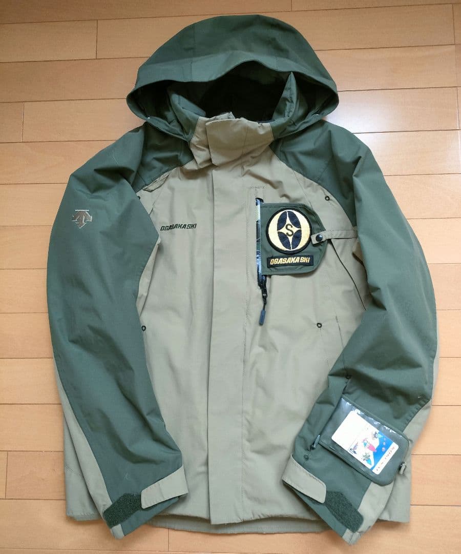 ★オガサカ デサント スキーウェア 　別注品！！　上Ｌ下Ｍ