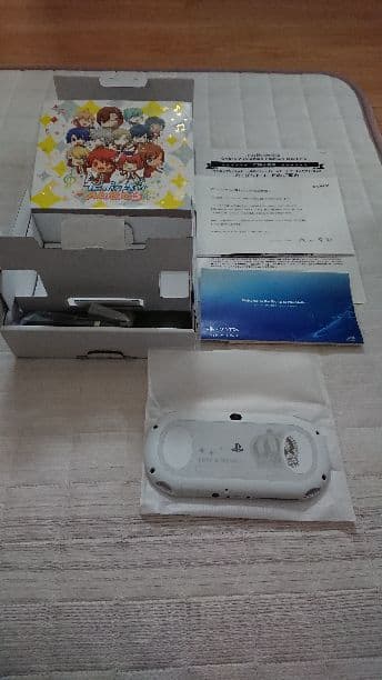 【☆未使用　☆即購入可：お値引不可：】　☆PS Vita うたプリ限定モデル