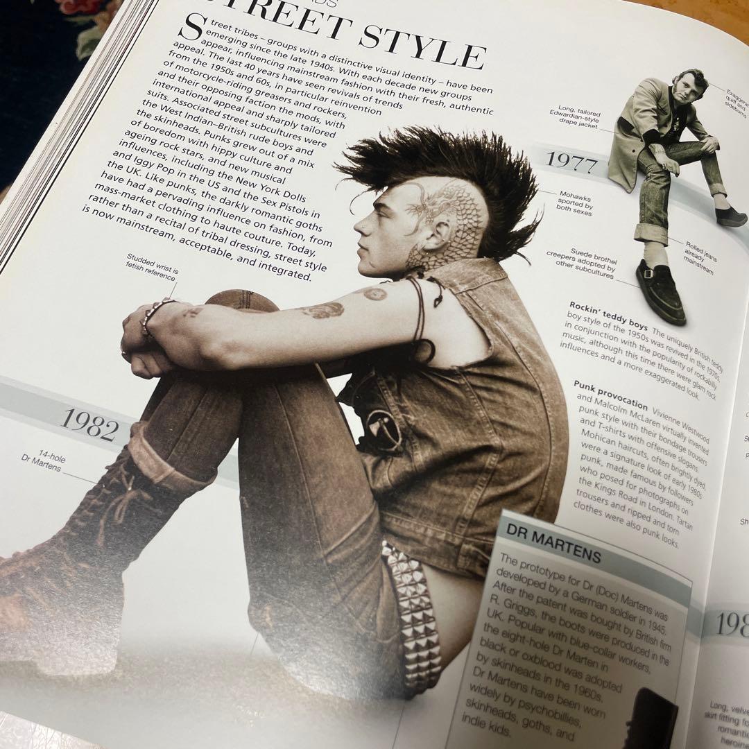 洋書　ファッション歴史THE ULTIMATE BOOK OF COSTUME