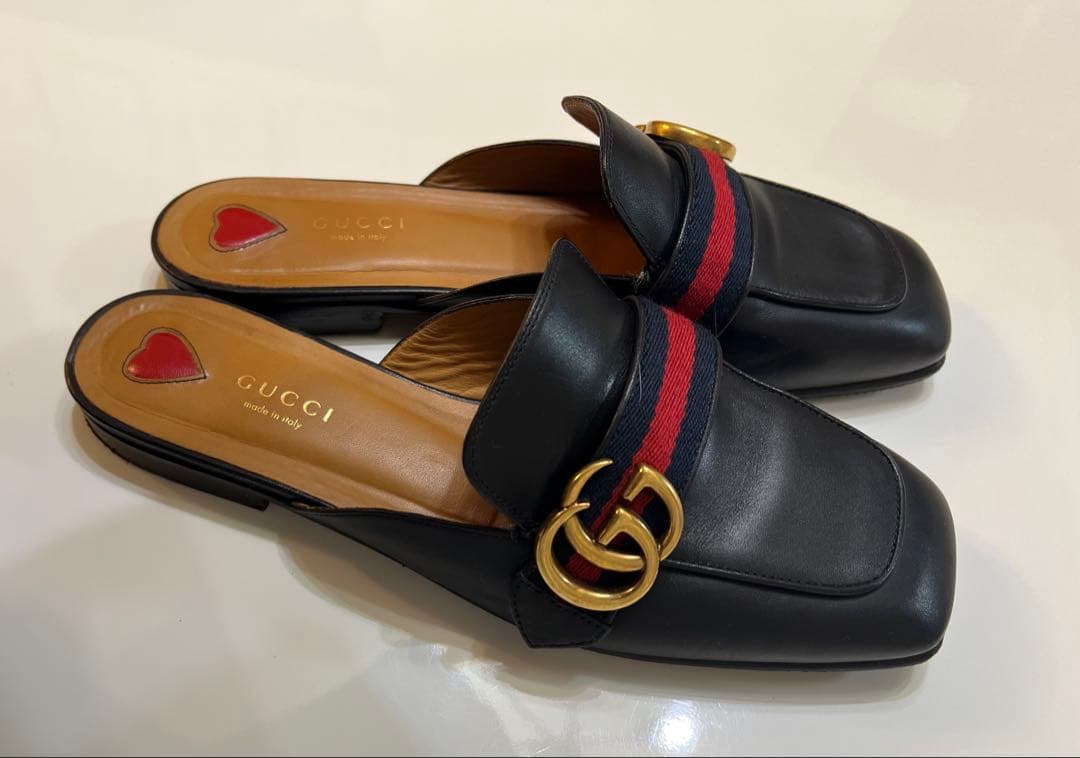 GUCCI ブラック スクエアトゥ ミュール