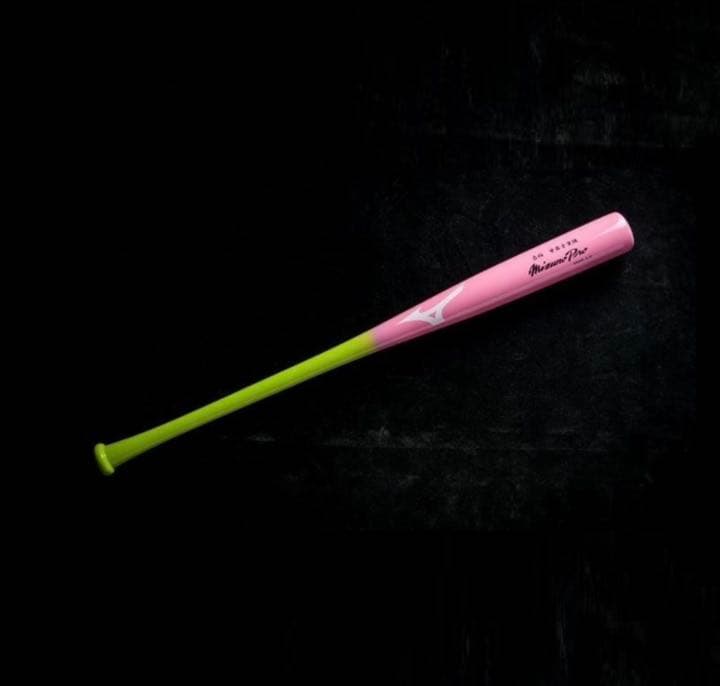 鬼滅の刃　バット　甘露寺蜜璃