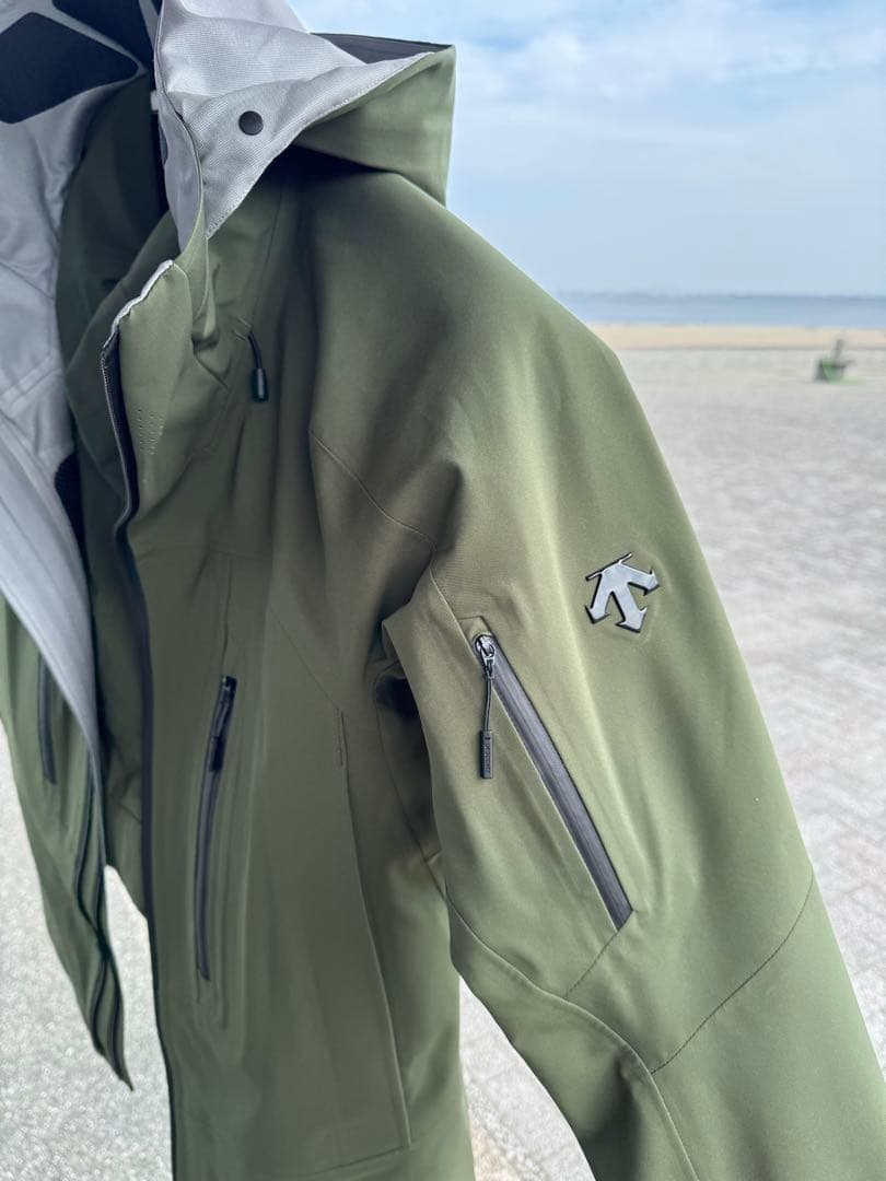 デサント　スキーウェア　カタログ外商品　超美品　有名スキーヤー着用モデル