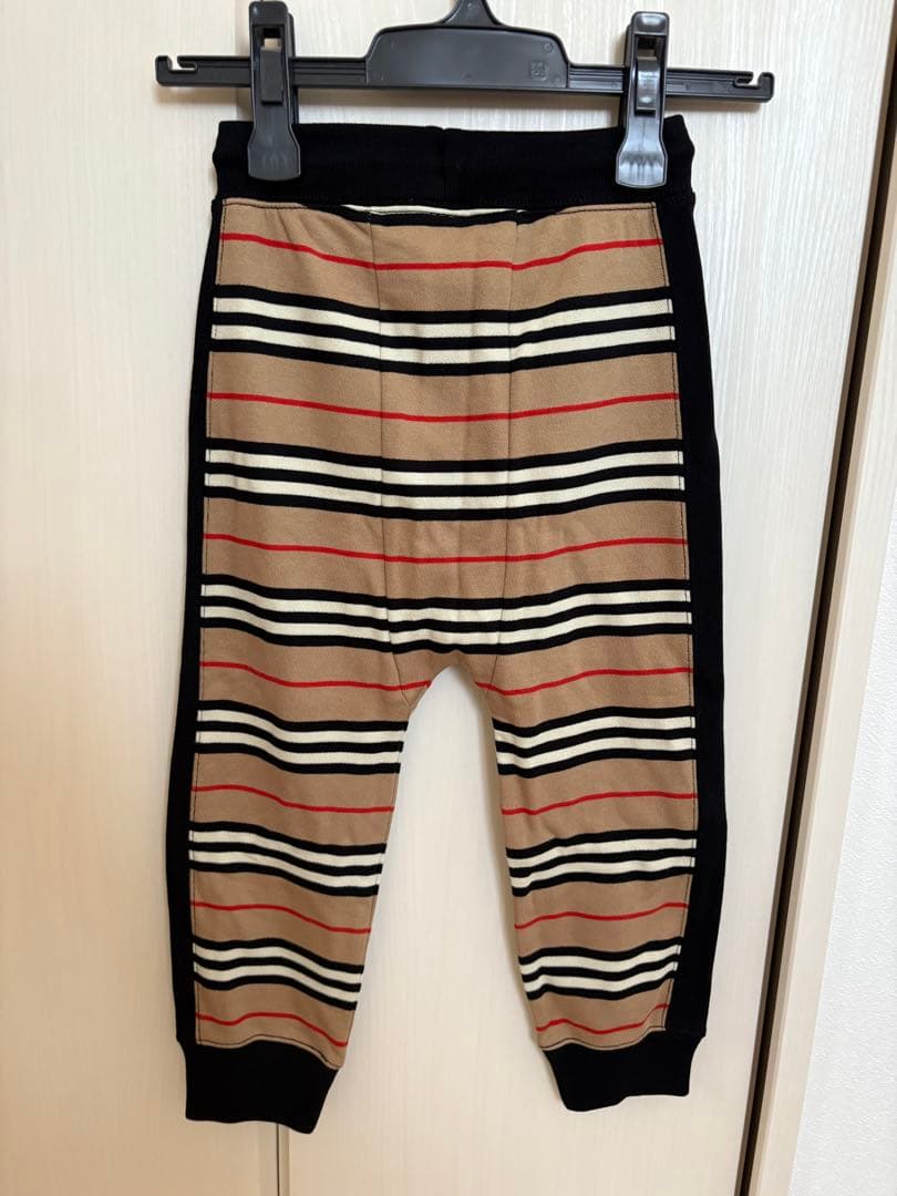 新品タグ付き♡Burberry アイコンストライプ　コットンジョギングパンツ
