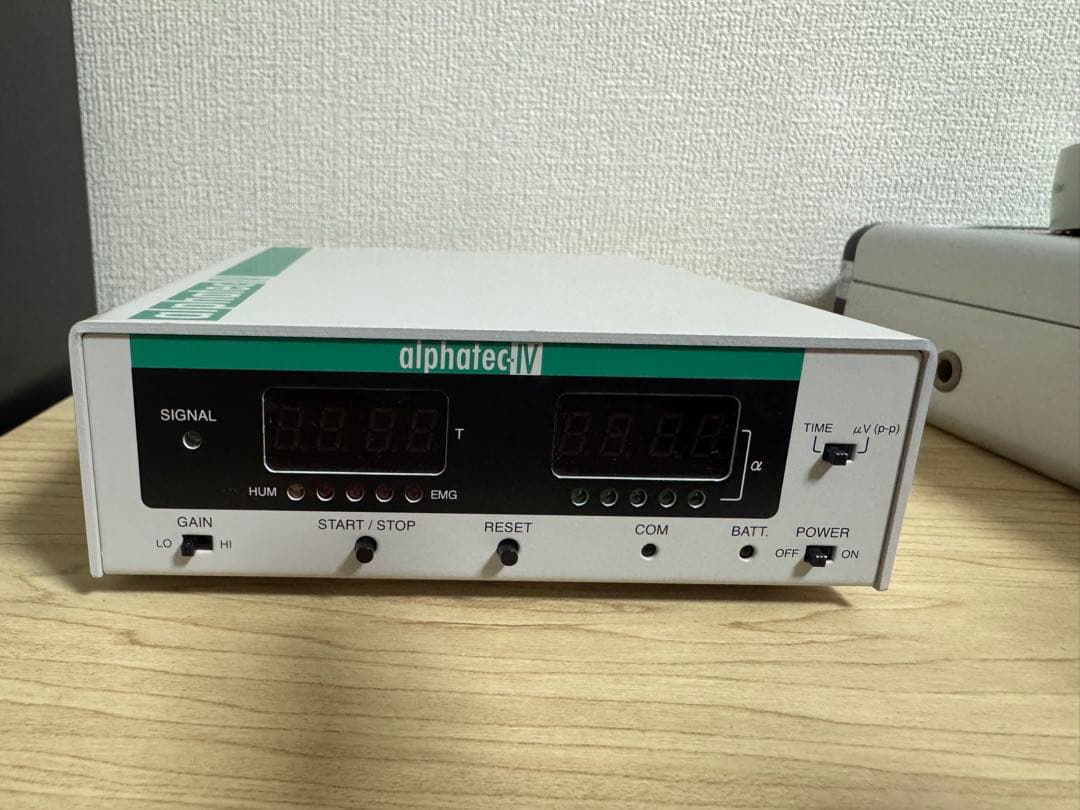 脳波測定器　アルファテック4（alphatec IV)