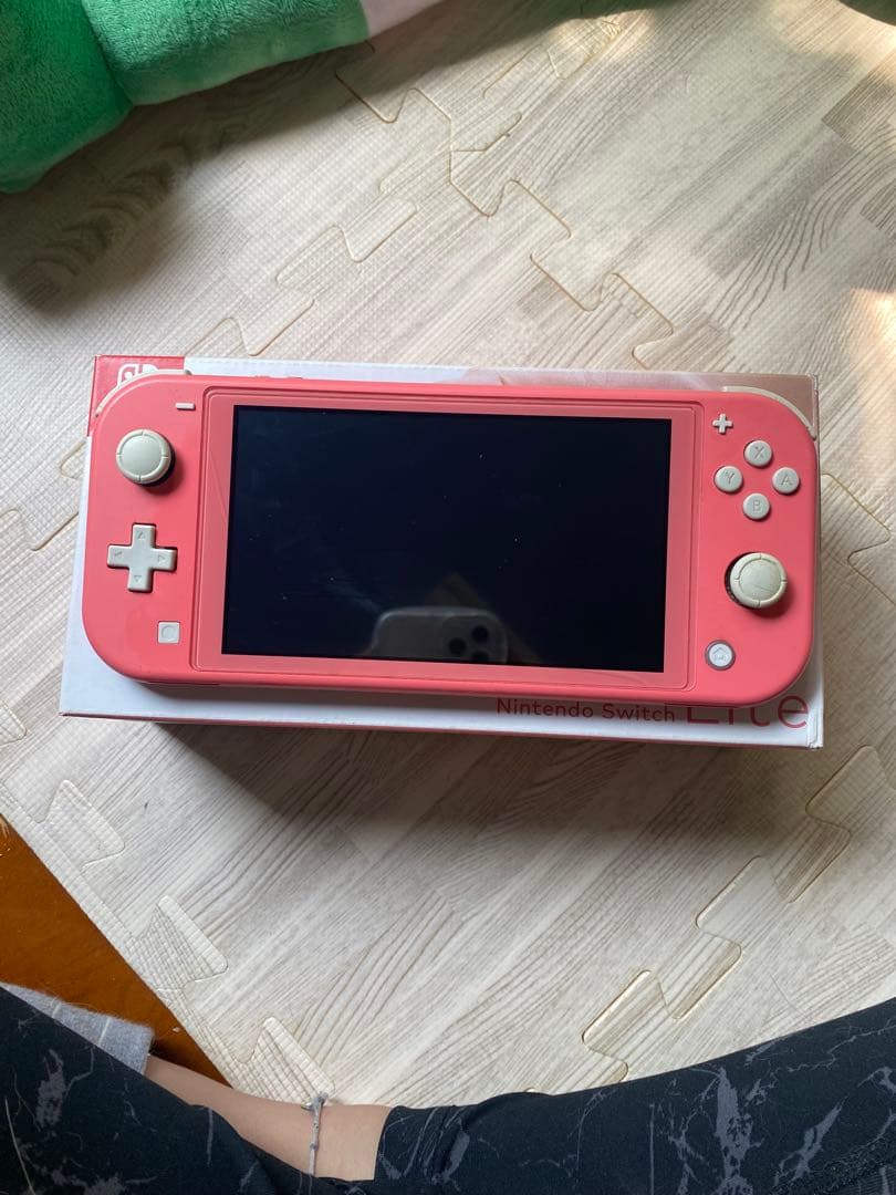 任天堂　Switchライト