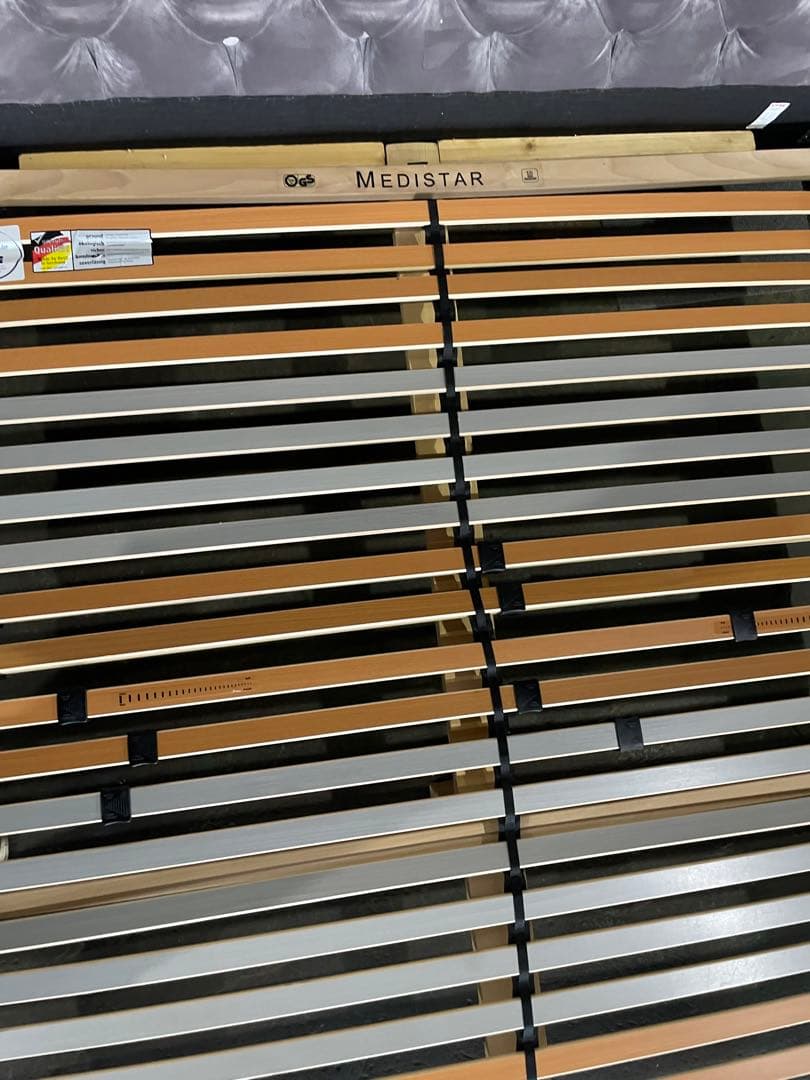 KARE デザイア ベルベットシルバーグレイ ベッド クイーンサイズ