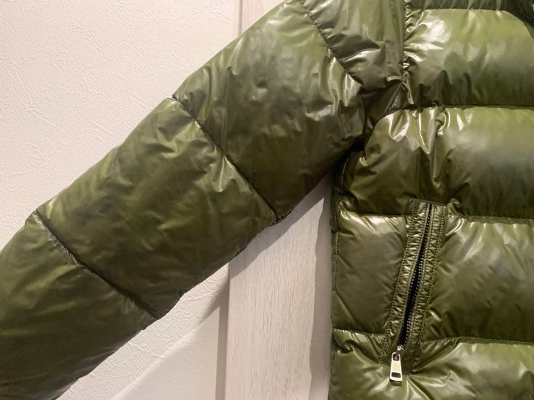 モンクレール　 ダウンジャケット EVEREST グリーン系　サイズ2