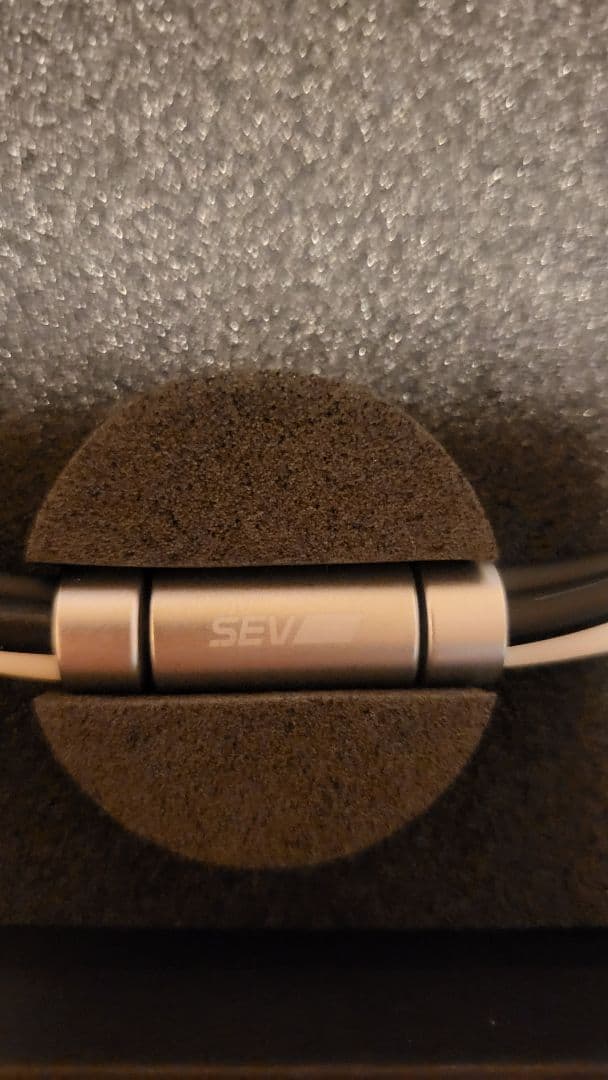 SEV セブルーパーネックレス ブラック/白/ブラック