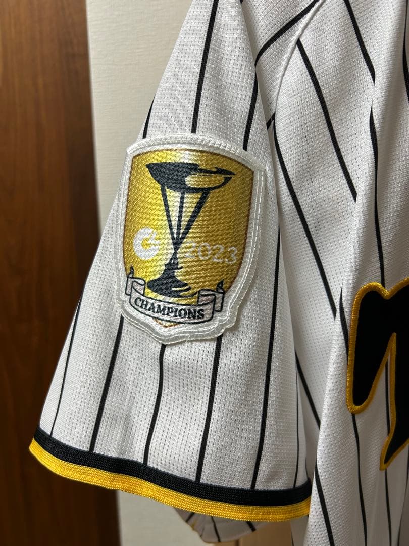 阪神タイガース 2023レプリカユニフォーム チャンピオンエンブレム 大山選手L