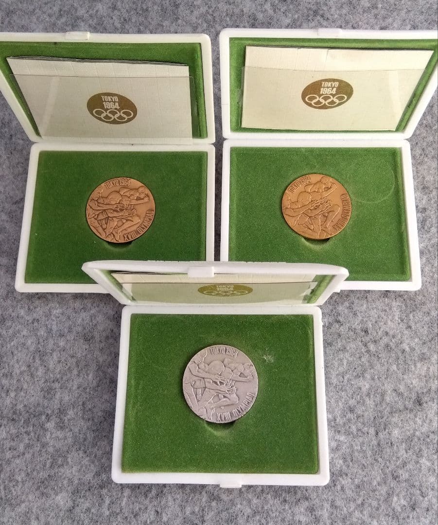 1964年東京オリンピック記念メダル 銀1枚、銅2枚セット　オリジナルケース付き