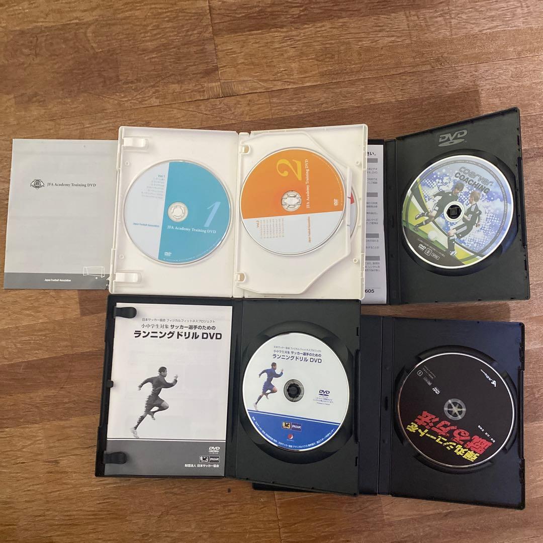 サッカー関連のDVD、本を大量まとめ売りです。中田英寿、クーバーも！！