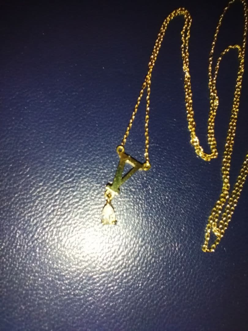 AHKAH　トライアングルトップ石付ネックレス　k18