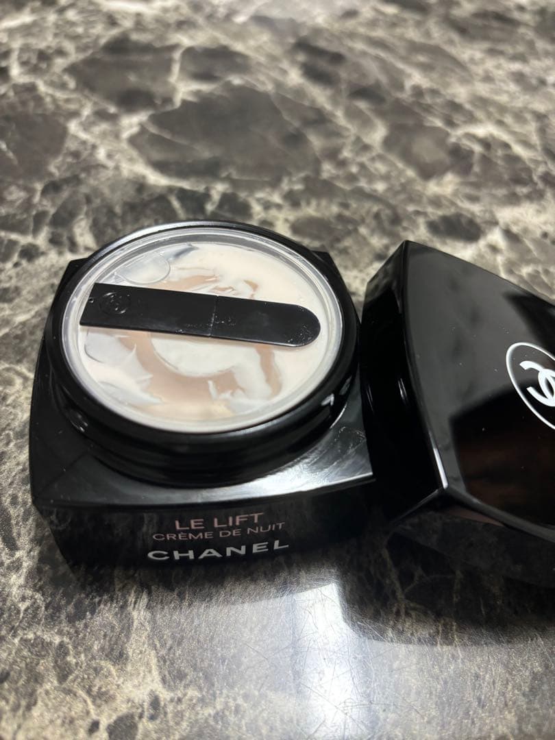 シャネル　ルリフトクレームドゥニュイ