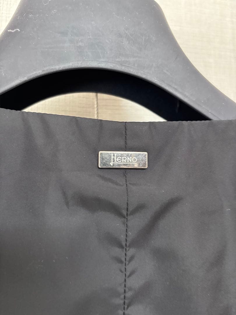 Herno ブラック ダウンベスト ダブルボタン