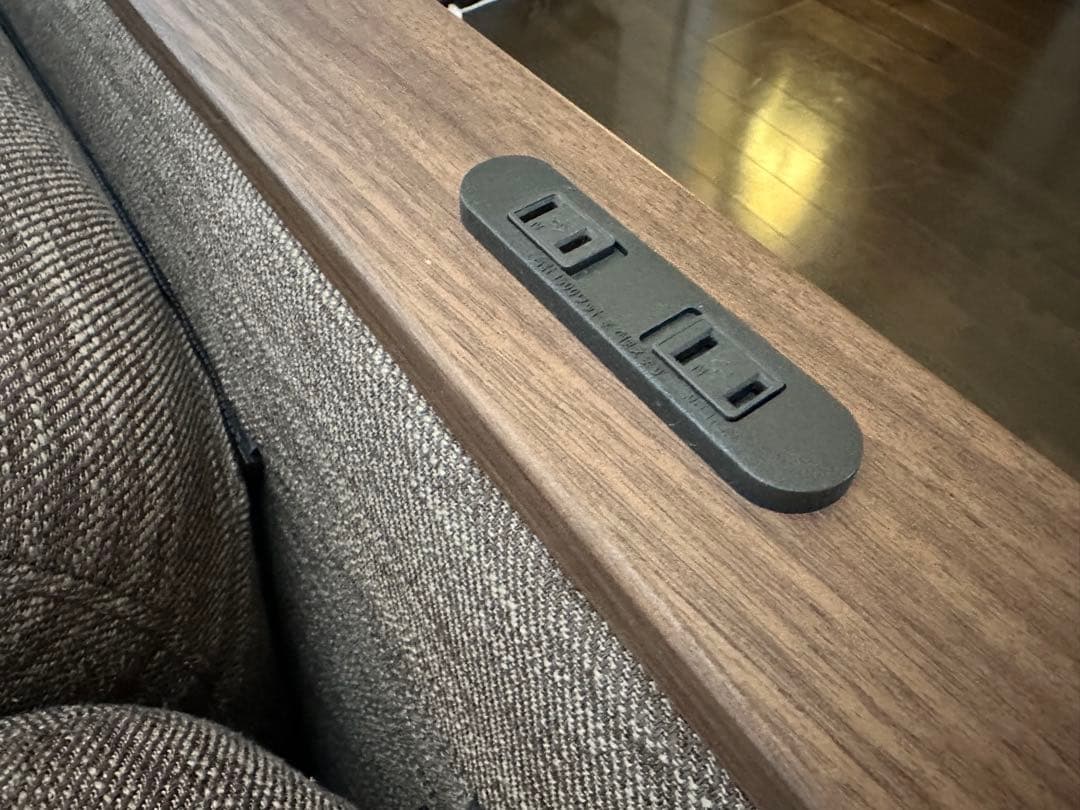 ニトリ　コンセント付き3〜5人掛けソファ