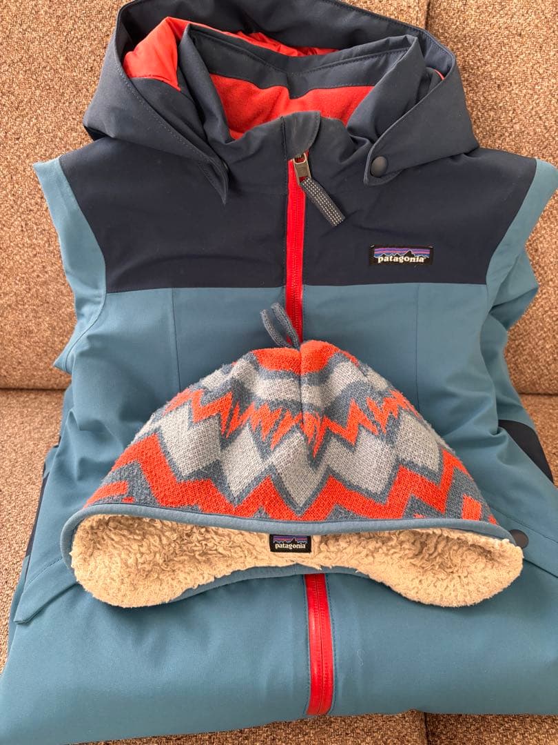 パタゴニア　Patagoniaスノージャンプスーツ110&帽子