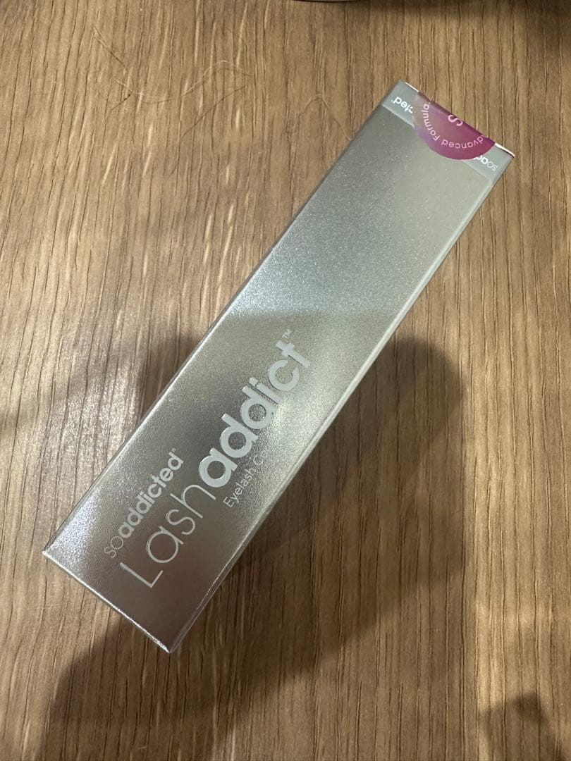 【新品未開封】リニューアル後　Lashaddict まつ毛美容液