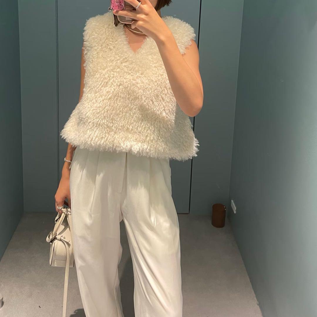 【美品】 Ballsey トゥモローランド プードルファー Vネックベスト