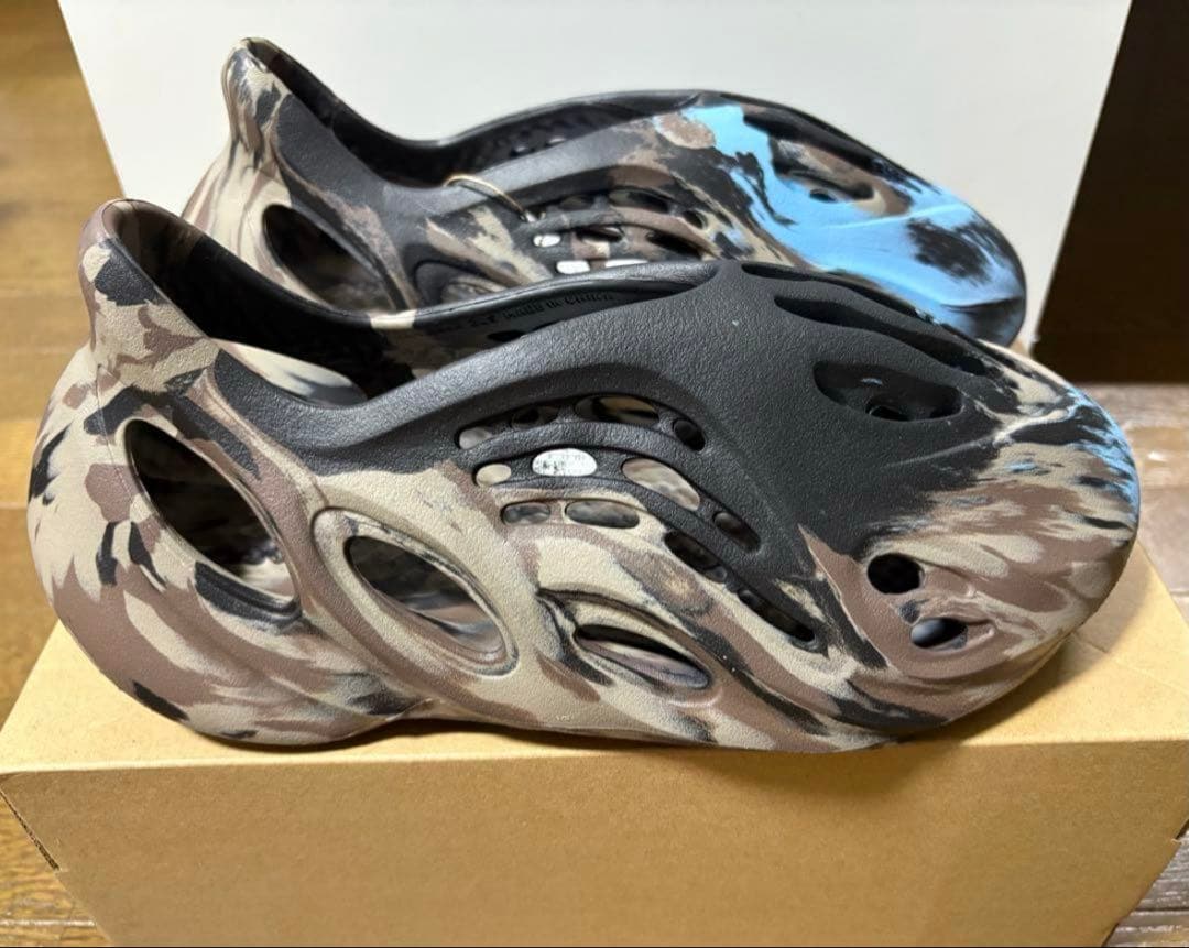 専用adidas YEEZY Foam Runner 26.5