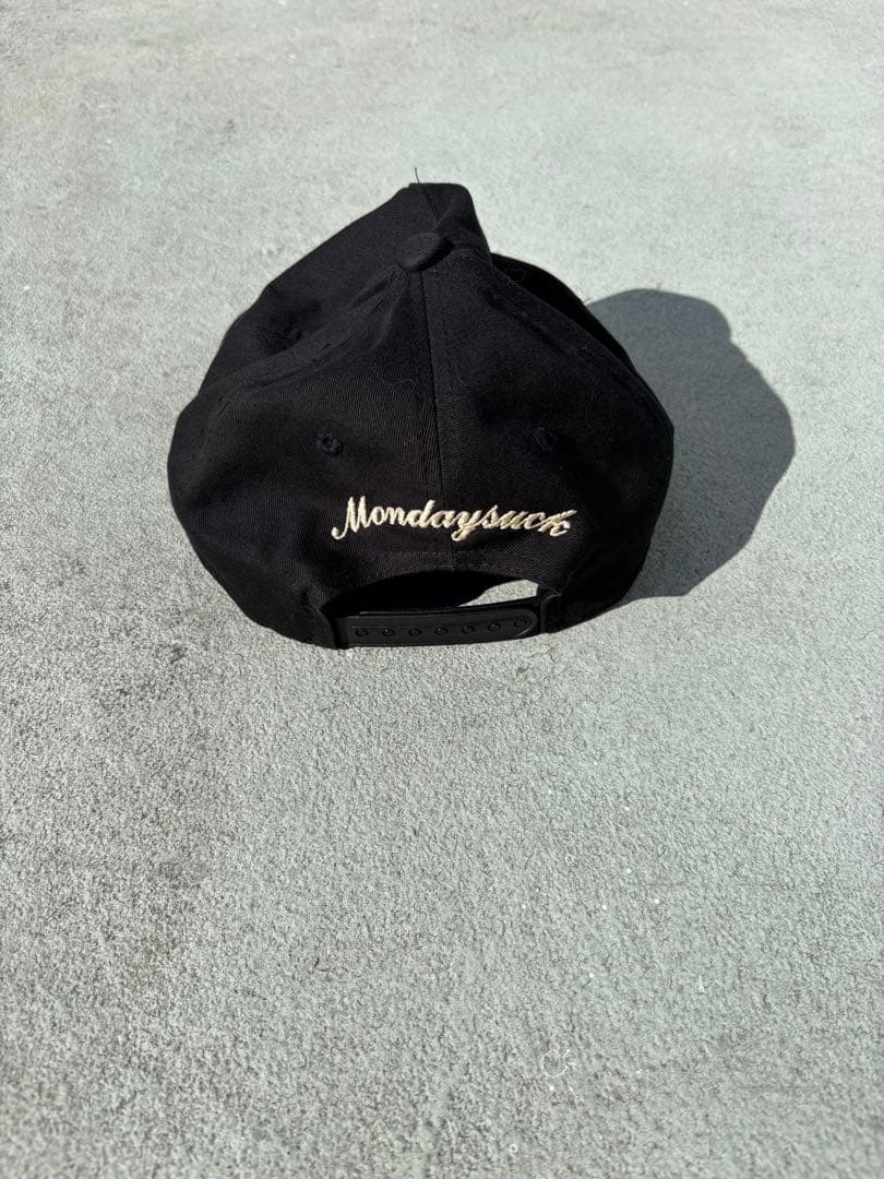 Monday Suck ブラックキャップ