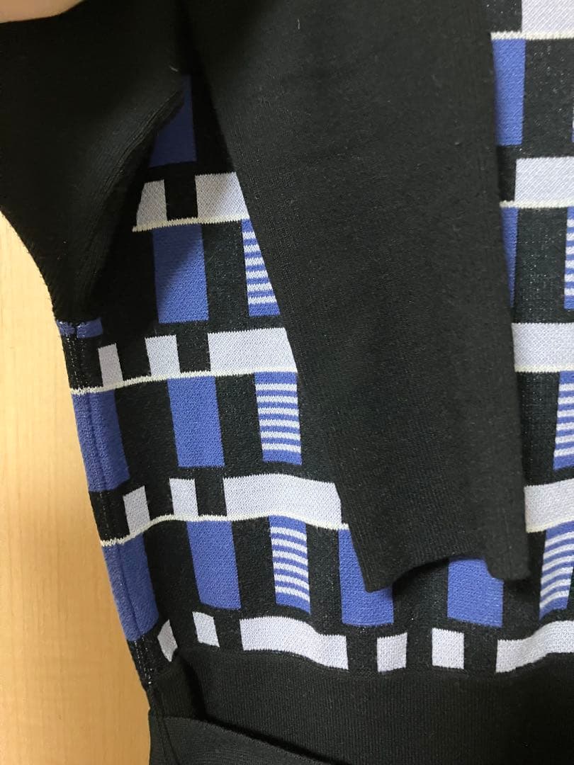 【クリーニング済み】 ジオメトリックプリーツニットワンピース 38