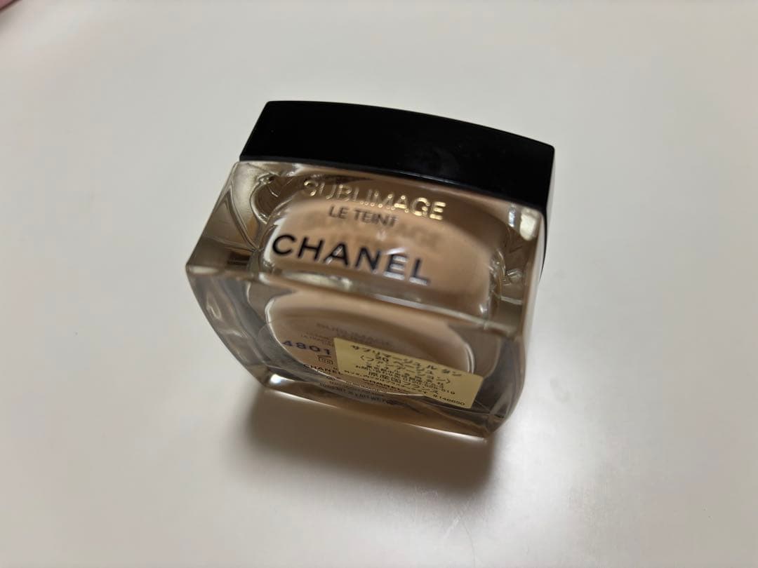 シャネル　サブリマージュ ル タン ファンデーション20ベージュ