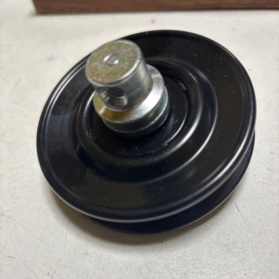 トヨタ　デリボーイkxc10 エアコンベルトテンショナー