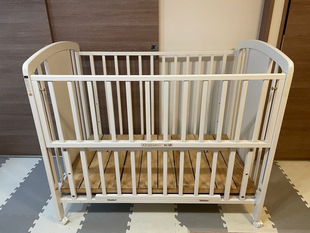 ホワイト 木製 ベビーベッド キャスター付き