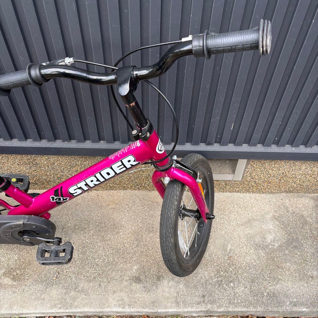 STRIDER14xストライダー フューシャピンク ペダルスタンド付