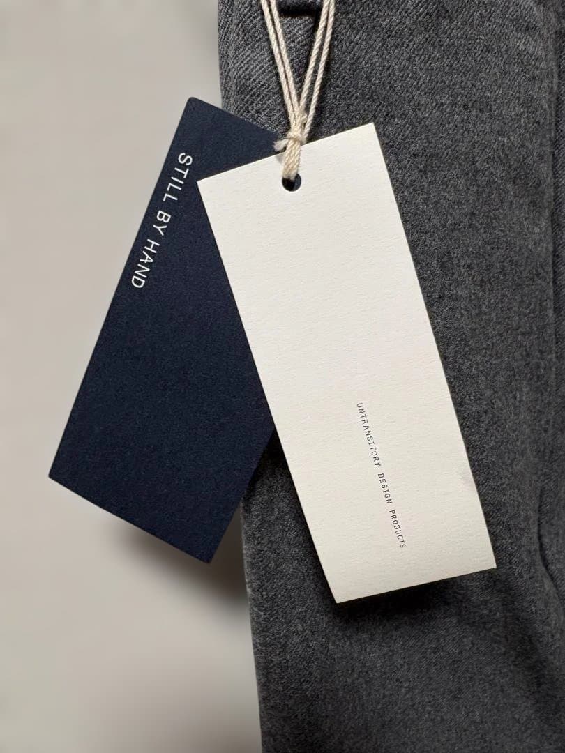 【新品未使用】STILL BY HAND ウール テーパードスラックス グレー