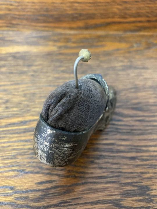 【まみ】アンティーク☆小さな靴型ピンクッション&ポット型ピンクッション