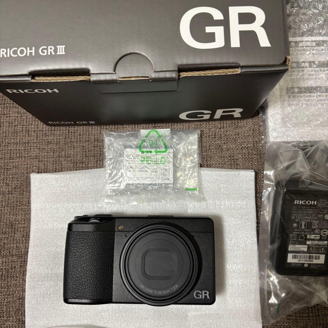 【美品】RICOH リコー　GR III GR3 コンパクトデジタルカメラ