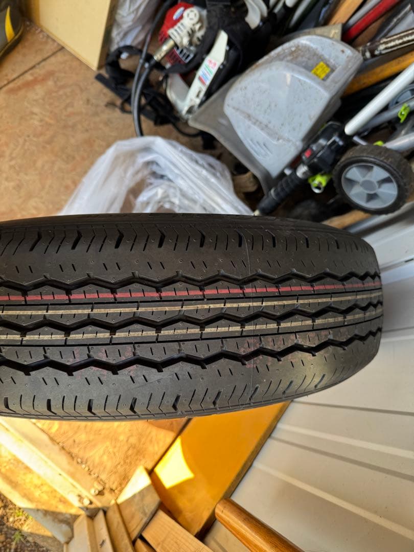 ブリヂストン エコピア　ハイエース純正15インチ タイヤセット5本スペア含む