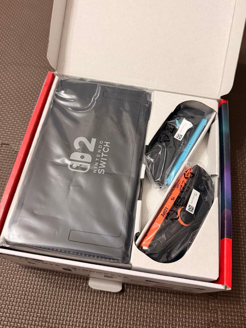 Nintendo Switch 2 日本国内版 本体　サンリオケースプレゼント付