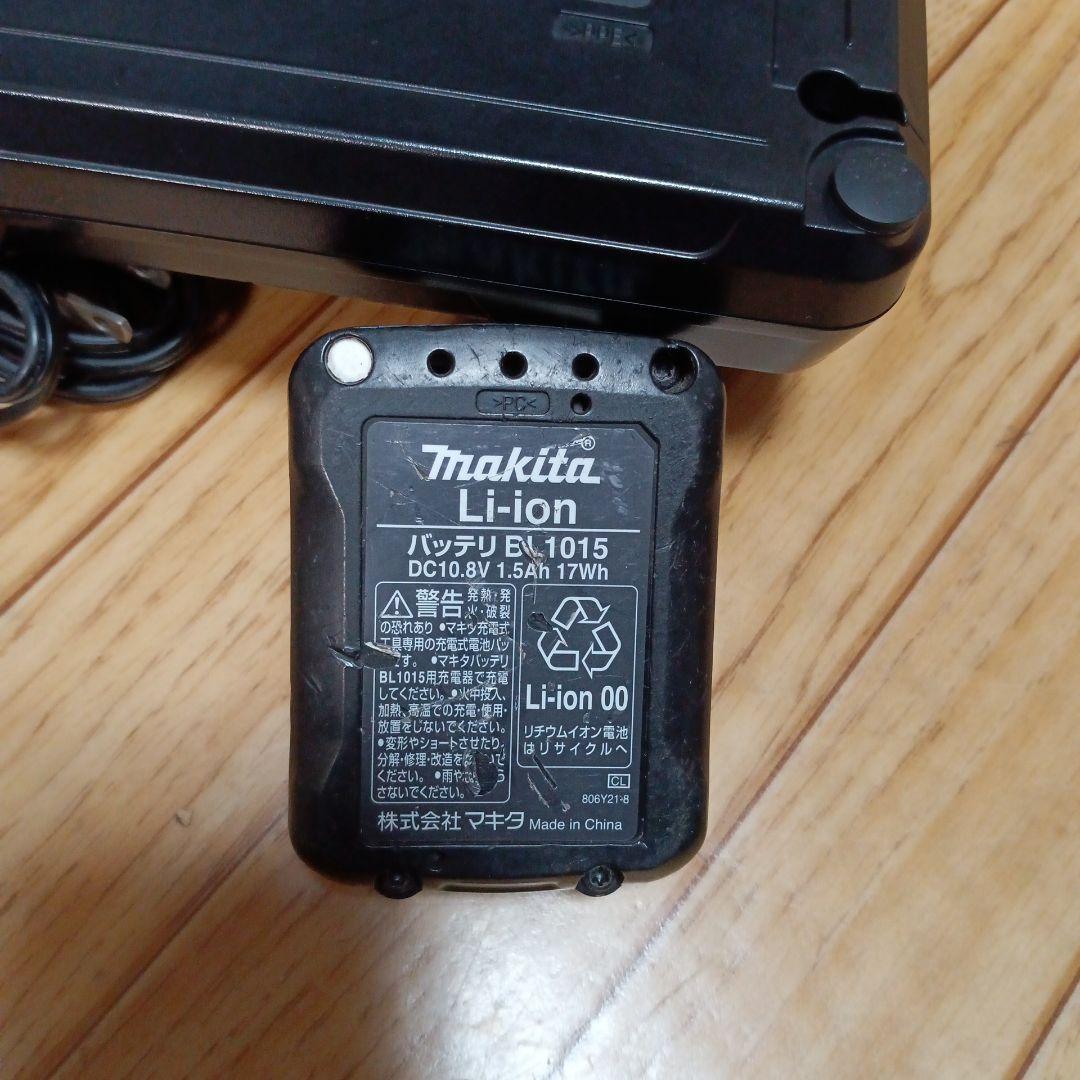 マキタ10.8V充電式クリーナCL107FD純正バッテリー、充電器付