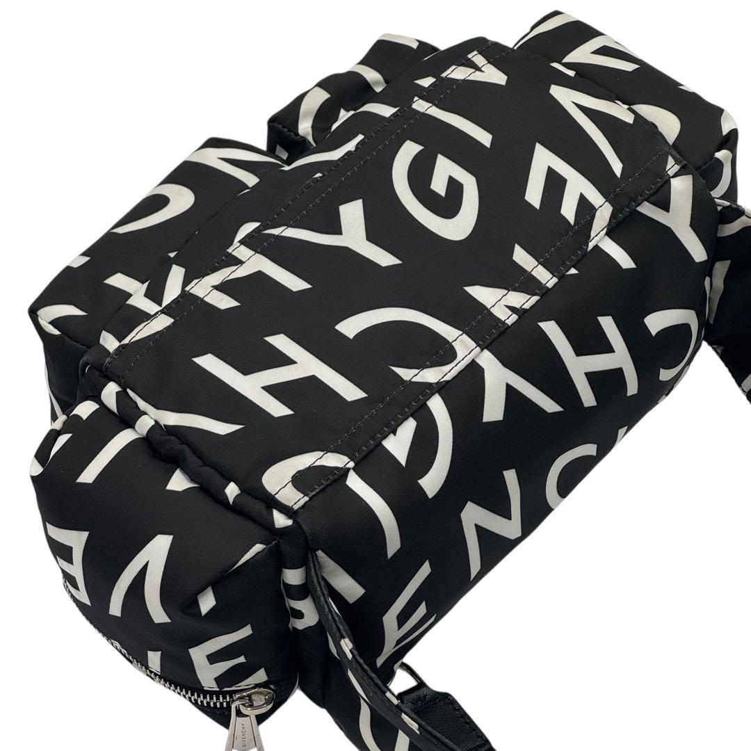 GIVENCHY ジバンシー　ボディバッグ　クロスボディ　ショルダーバッグ　総柄