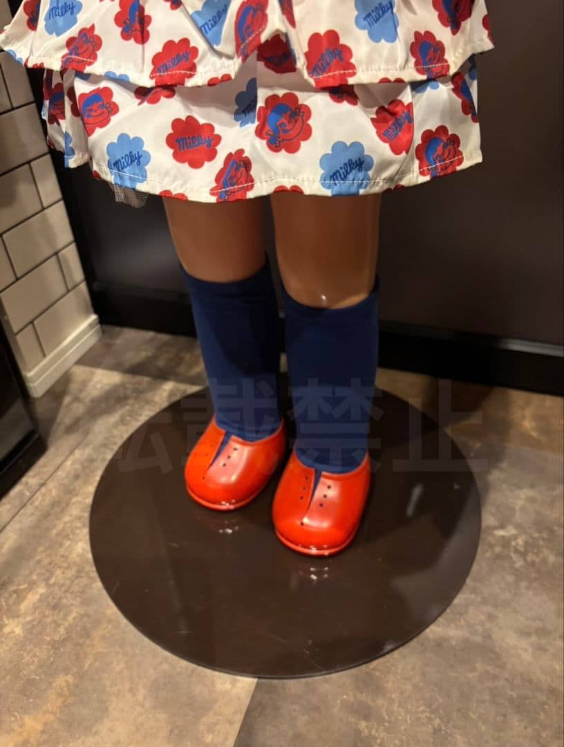 不二家 店頭ペコちゃん ほっぺの赤いペコちゃん 等身大