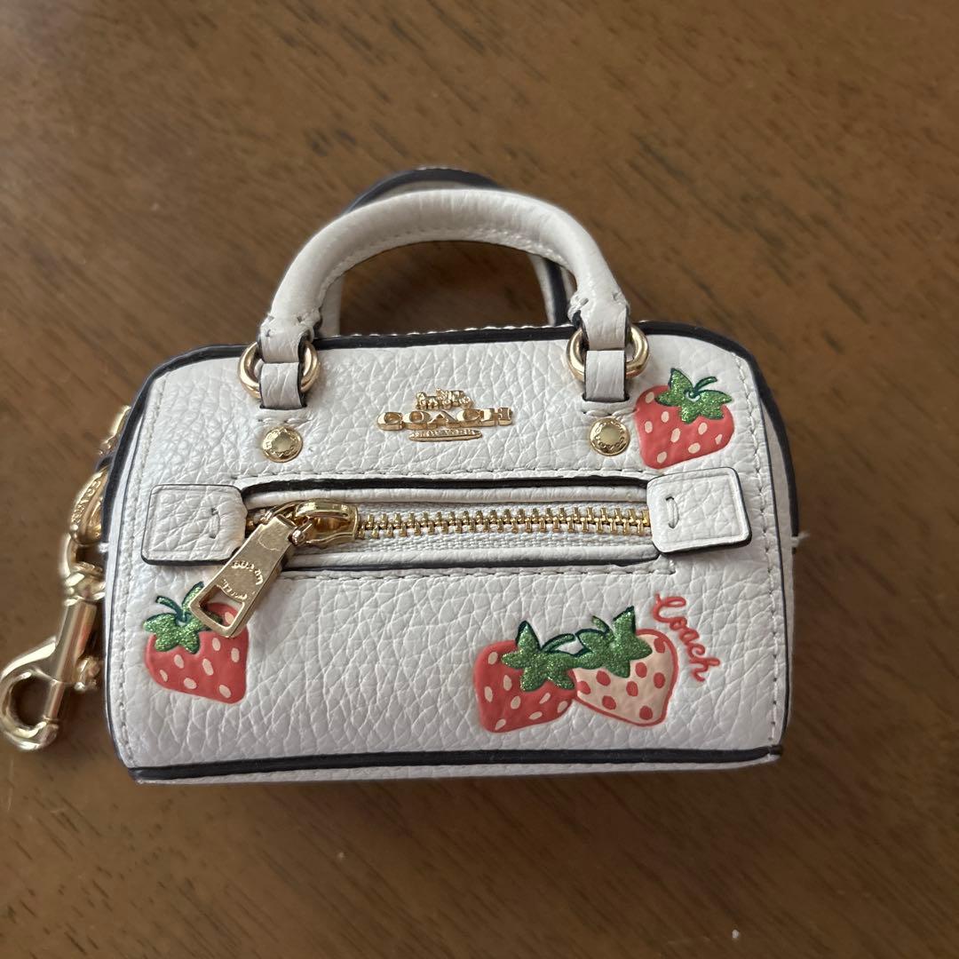 値下げ　美品　コーチ ミニ バッグチャーム ローアン　ストロベリー