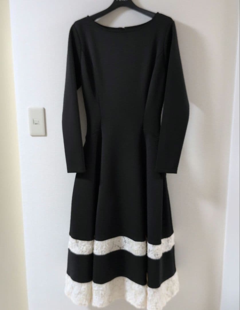 専用　　　ジェンヌ JENNE レース切り替えカットソーワンピース