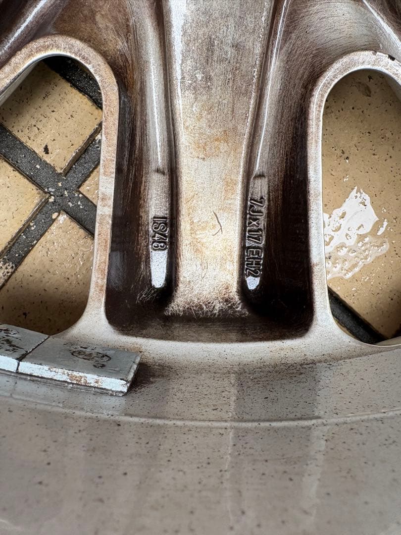 シルバー ホイール　スタッドレスタイヤ 4本セット