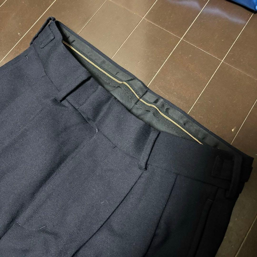 TOMORROWLANDネイビー 2プリーツサイドアジャスターパンツ