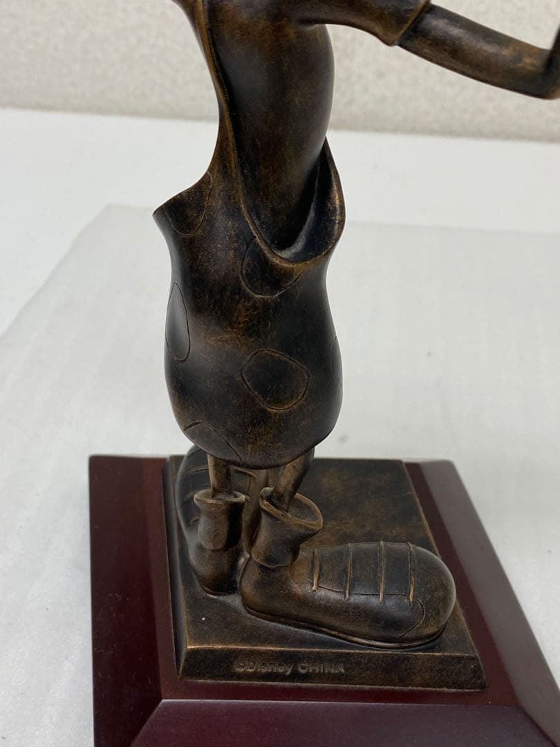 3-2702 ディズニー グーフィー 体操ポーズ ブロンズトーン 彫像 置物
