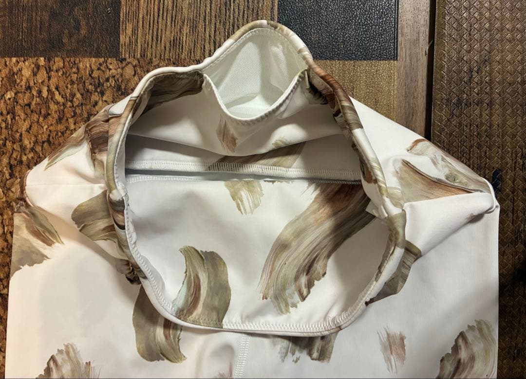 【新品同】emmi yoga　ヨガウェア　マーブルアート柄　アイボリー　水陸両用