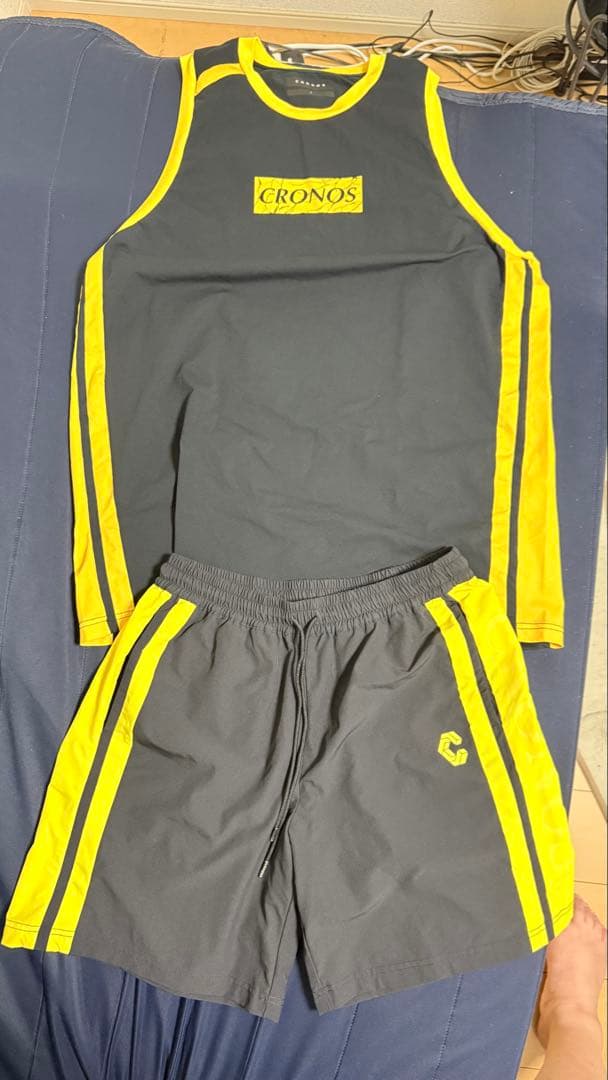 貴重　CRONOS トレーニングウエア　上下セットで　Lサイズ　人気のイエロー