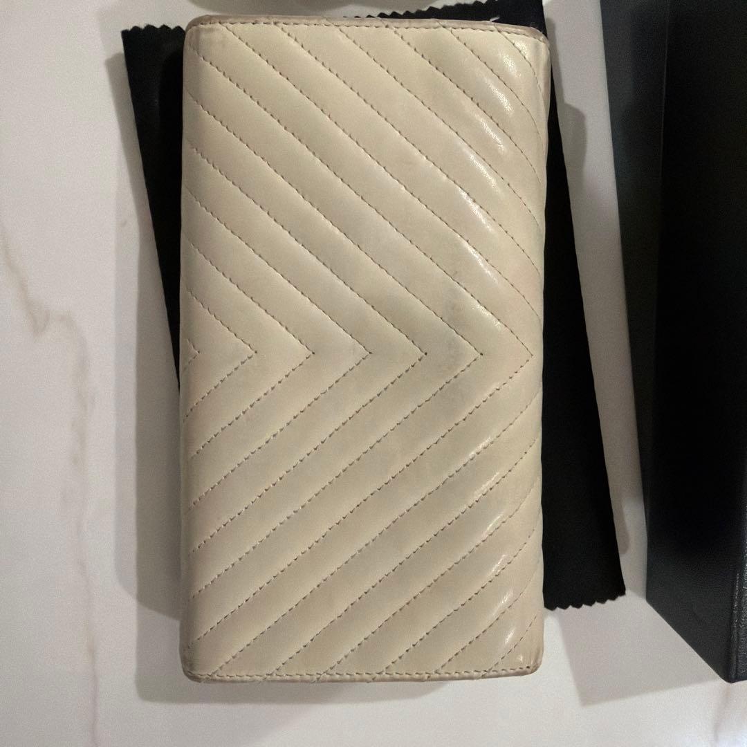 CHANEL アイボリー 長財布