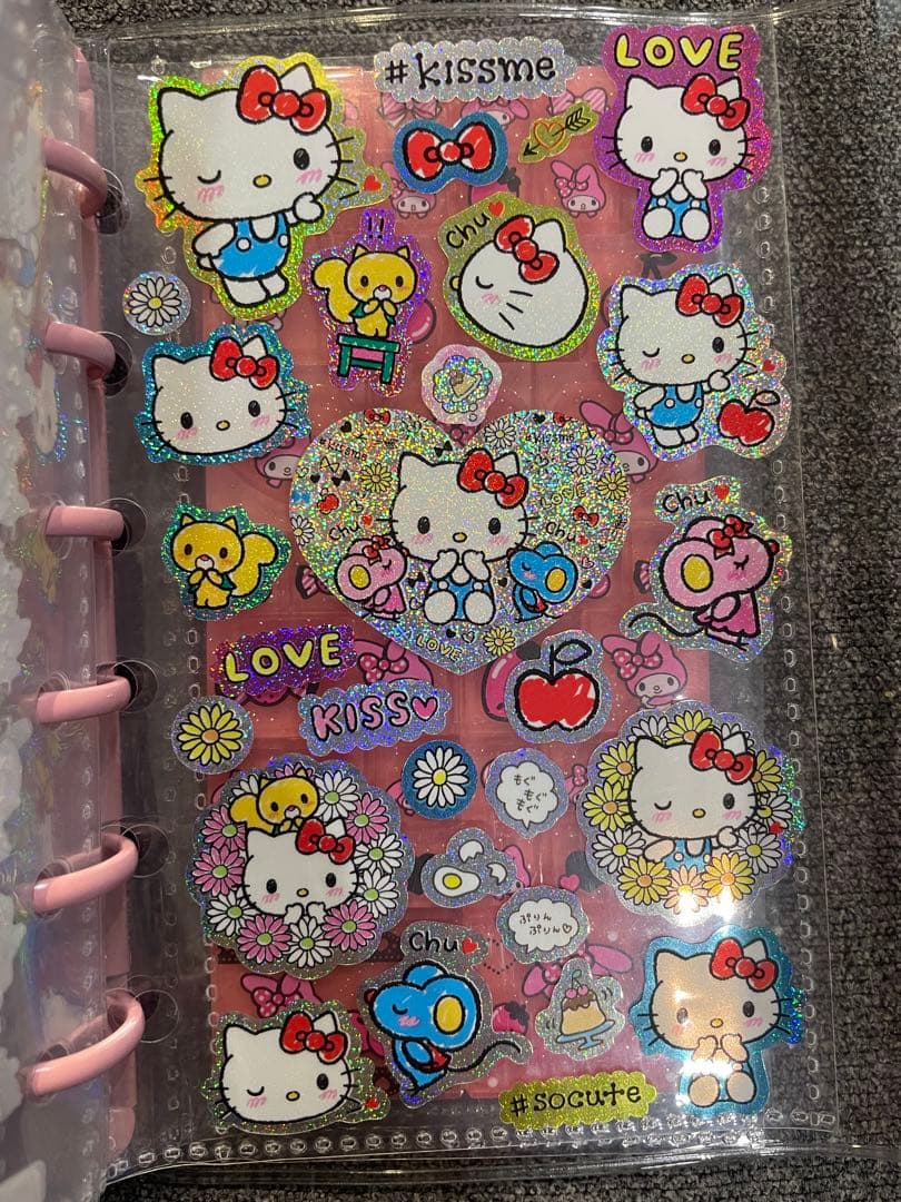 サンリオ　ボンボンドロップシール　シール手帳　ラブブ